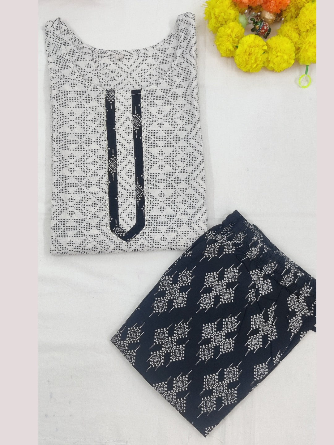 Pure Cotton Abstract Print Kurta Pant Set - White & Black