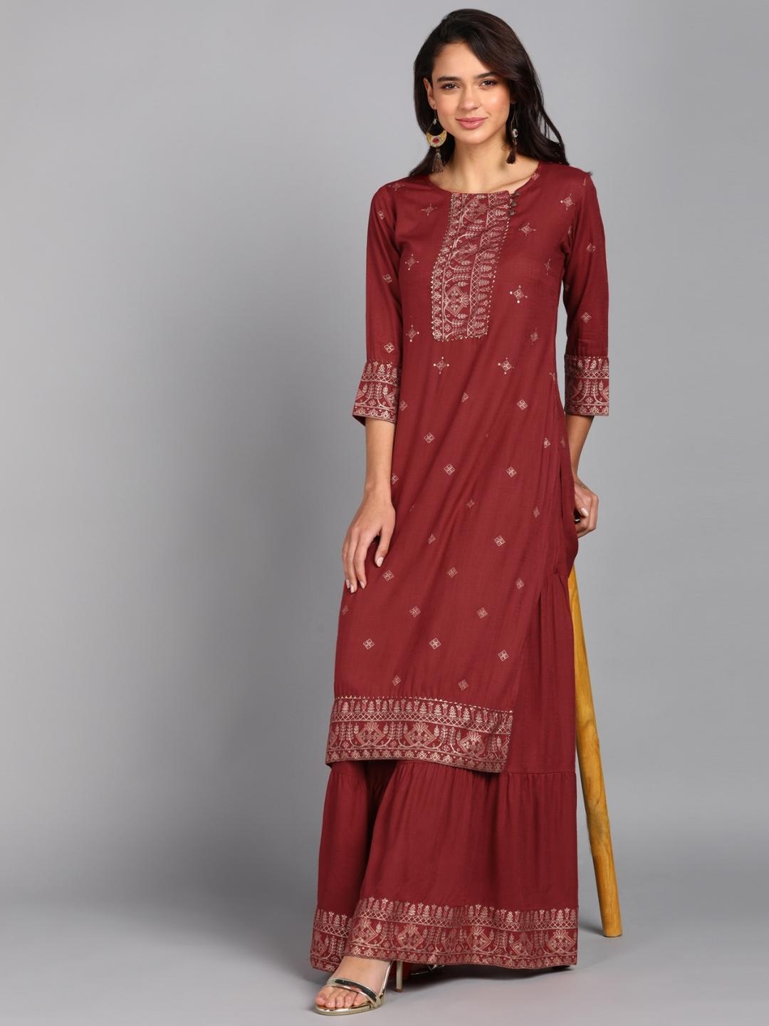 Ethnic Print Embellished Kurta and Skirt Set (Maroon)