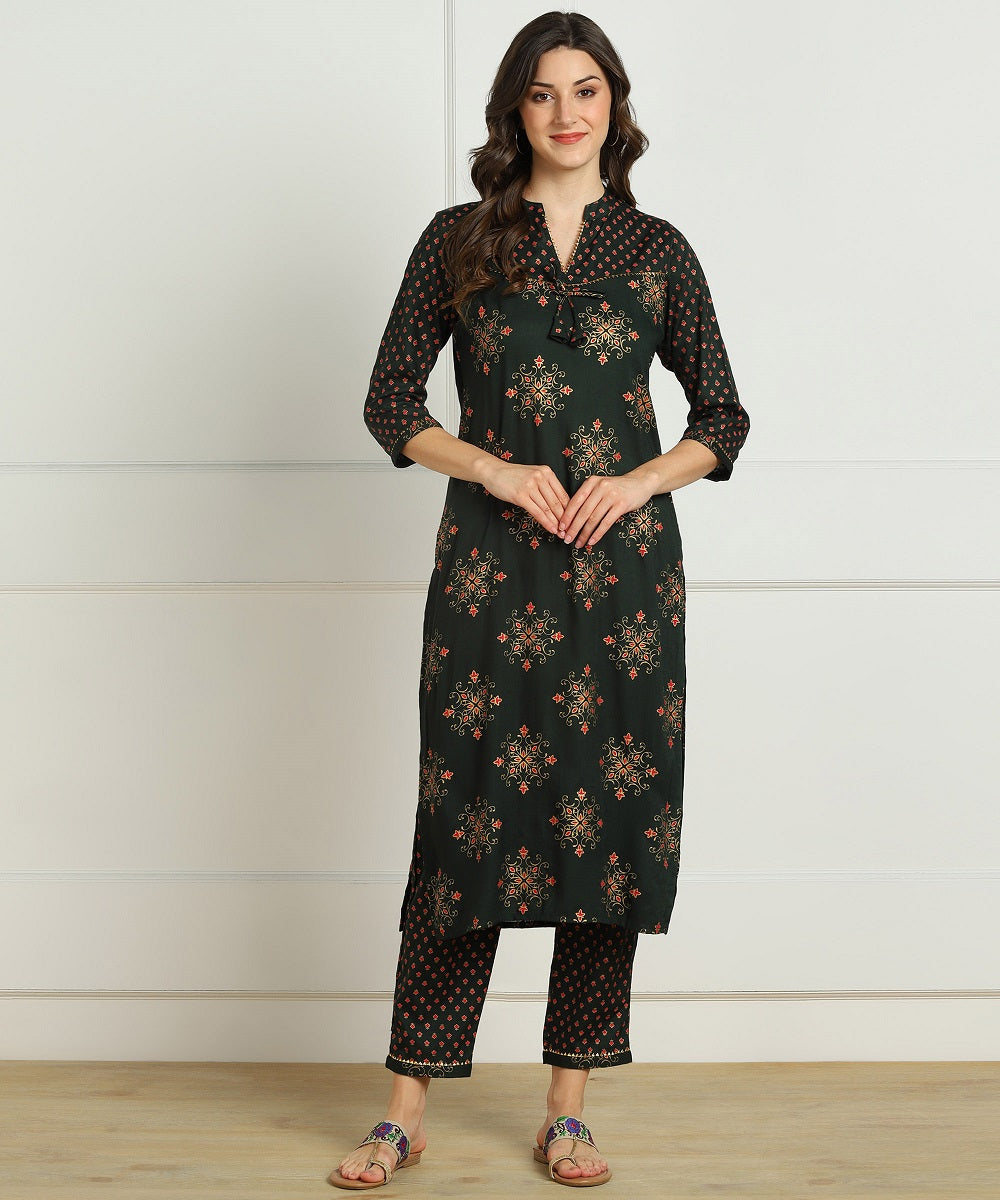 Ryon Slub Gold Print Gota Work Kurta Pant Set - Green