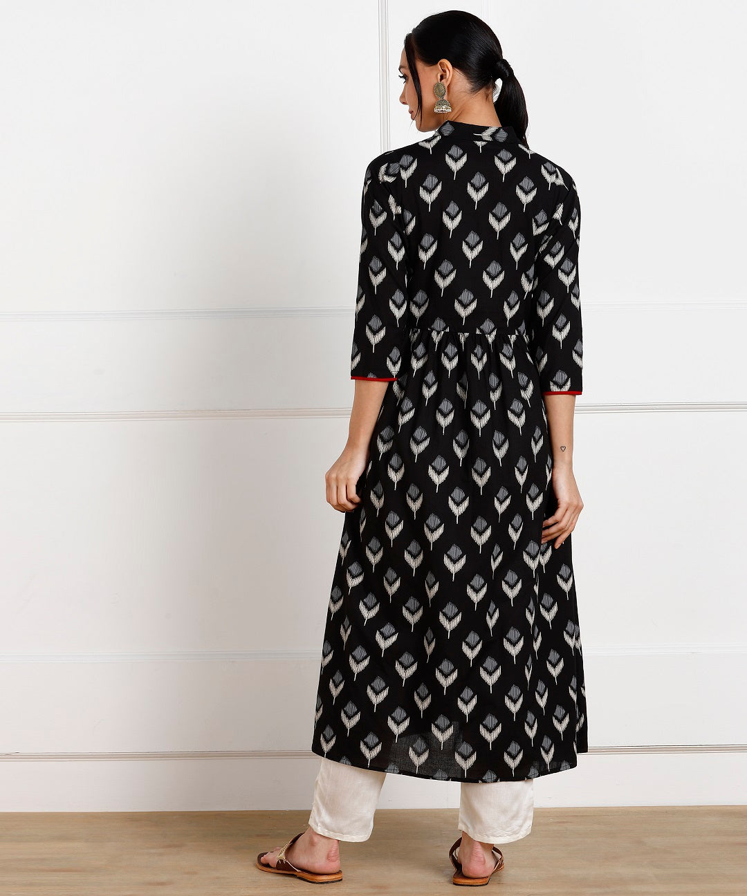 Cotton Floral Printed Gathered kurta - Black
