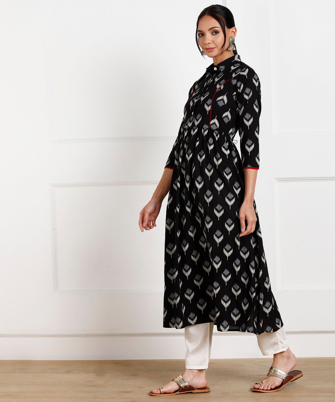 Cotton Floral Printed Gathered kurta - Black