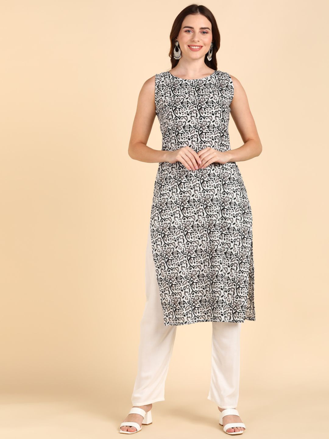 Floral Print Black & White Sleeveless Kurta