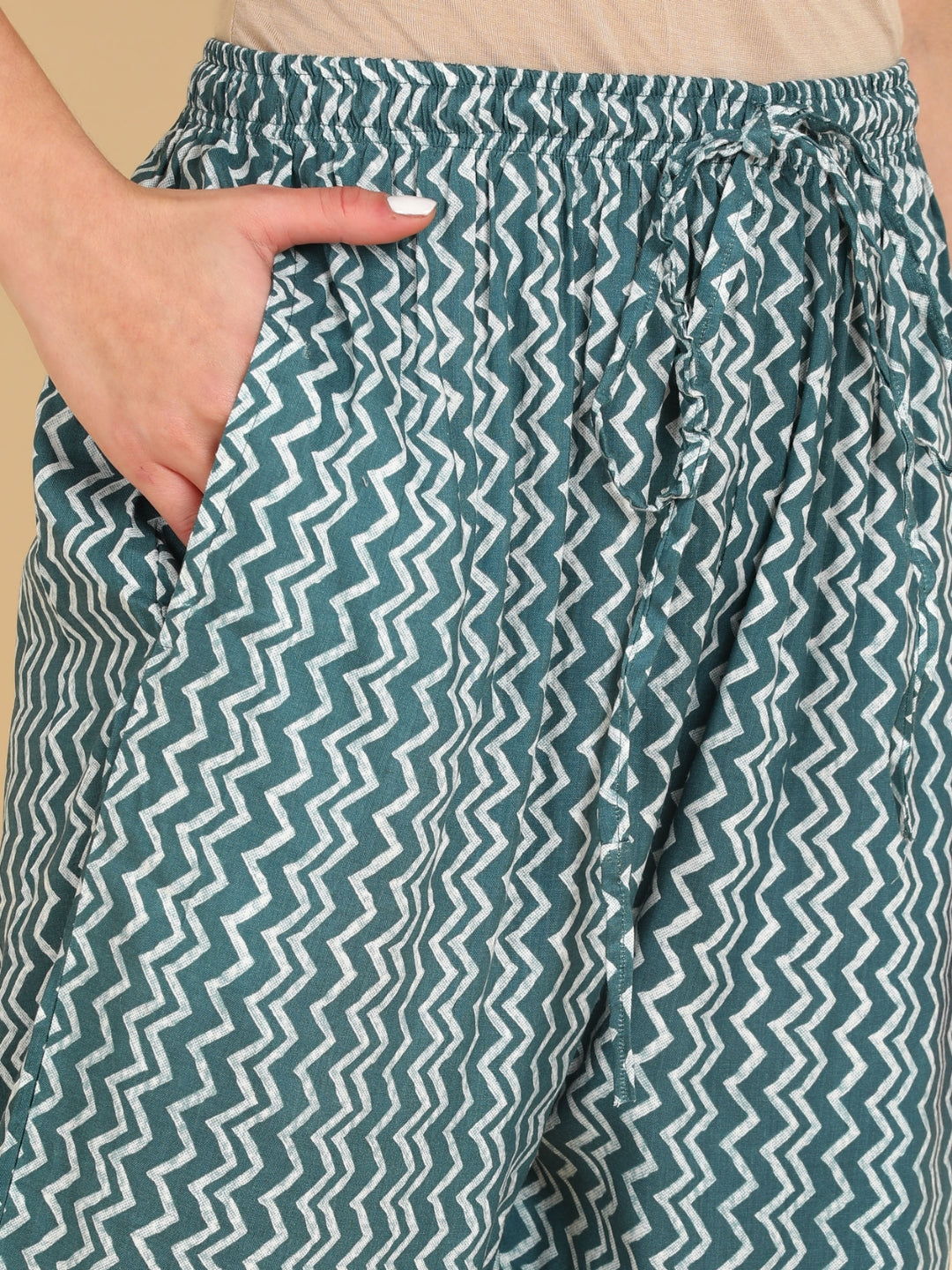 Paisly Print Handwork Kurta Pant Set - Grey