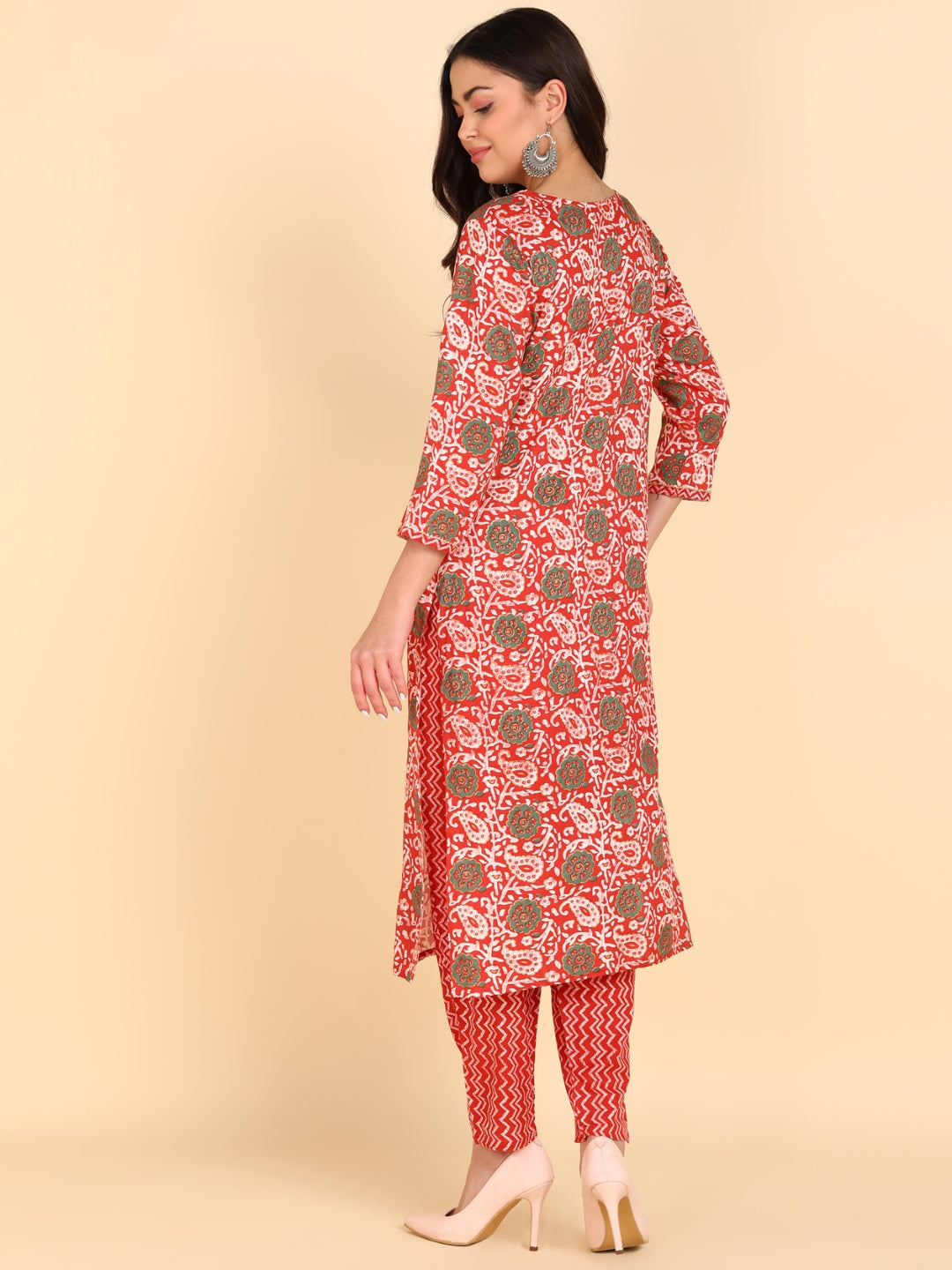 Paisly Print Handwork Kurta Pant Set - Peach