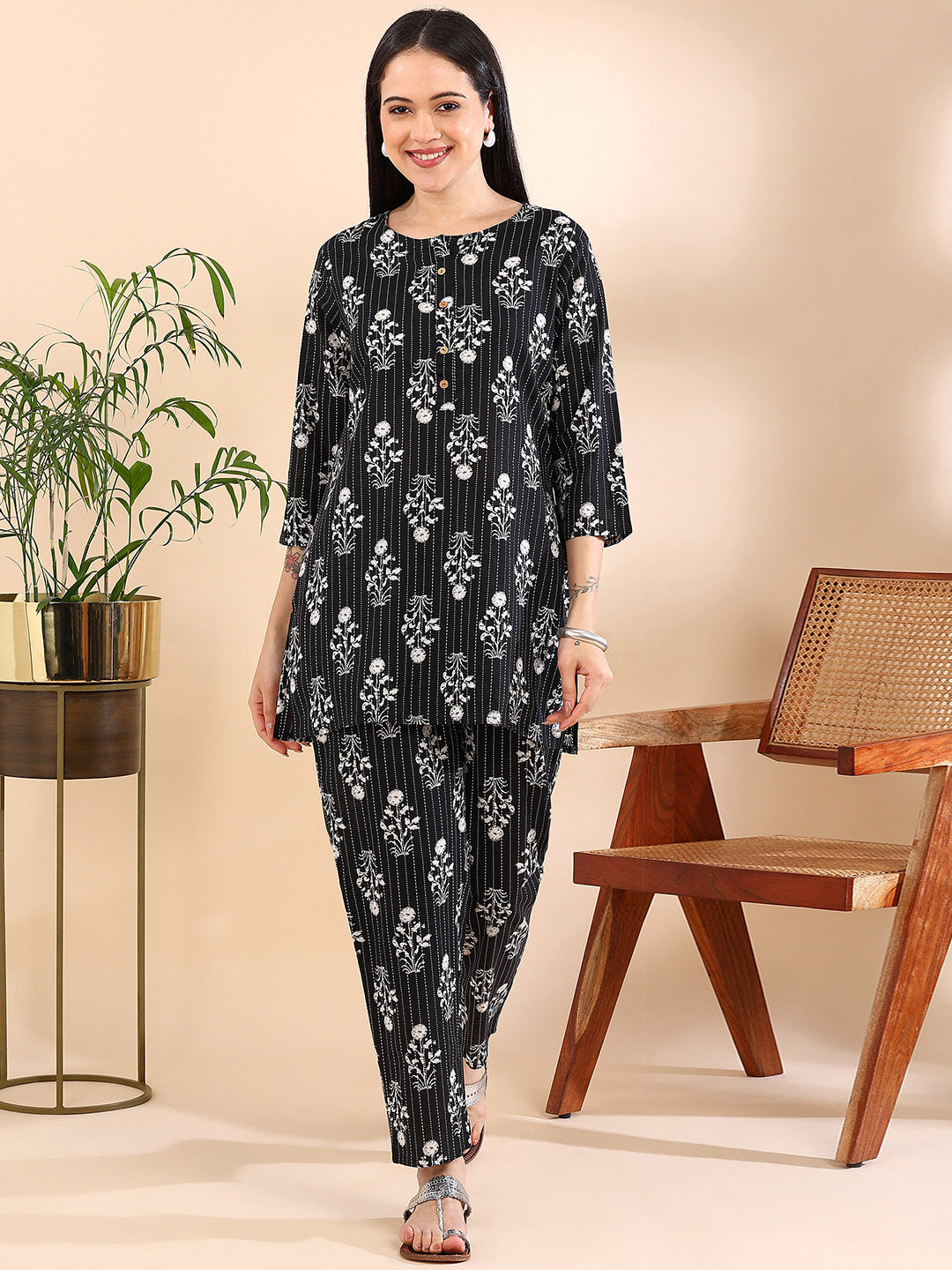 Effortless Chic Floral Stripes Co-ord Set! - Black & White