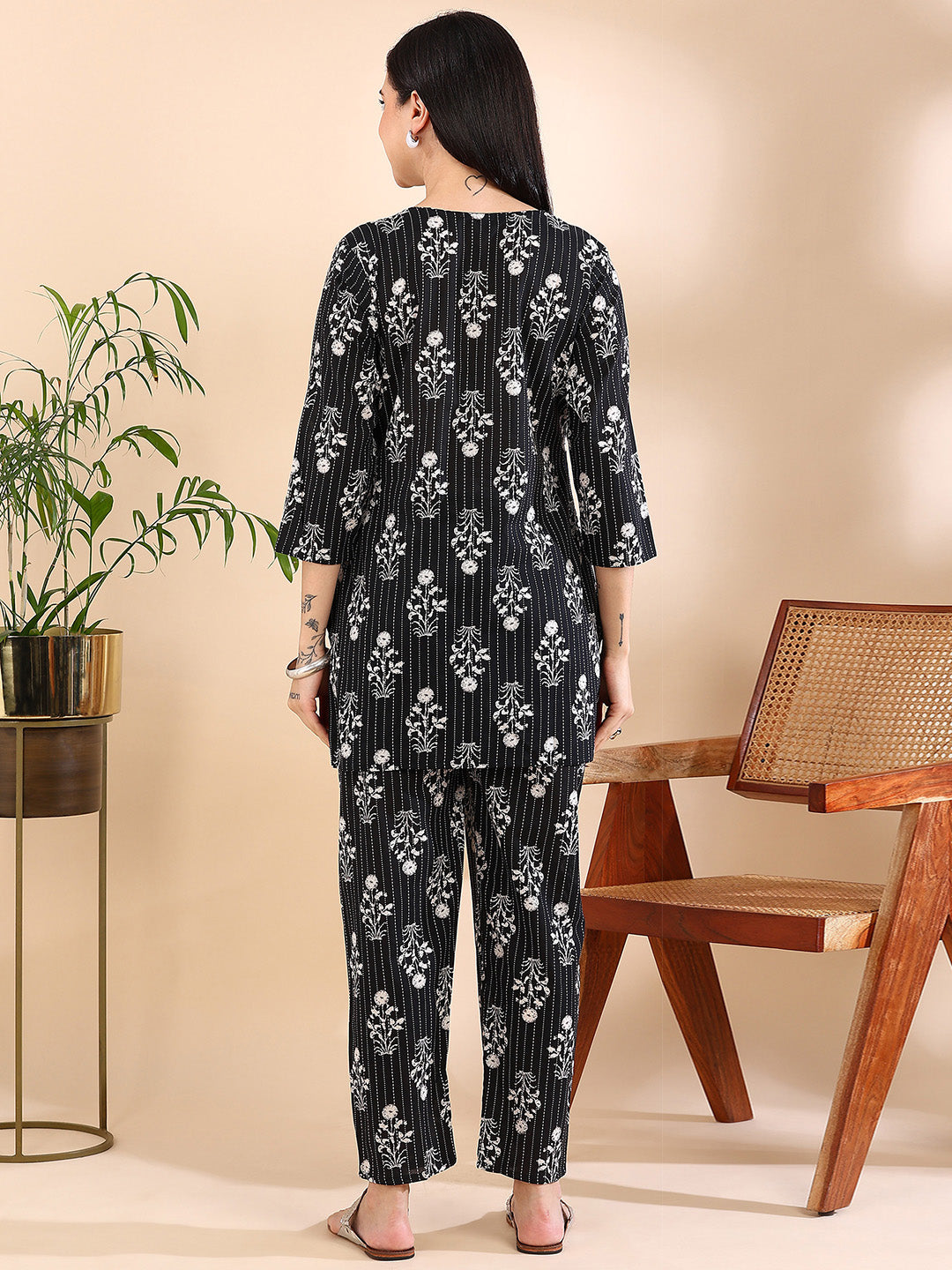 Effortless Chic Floral Stripes Co-ord Set! - Black & White