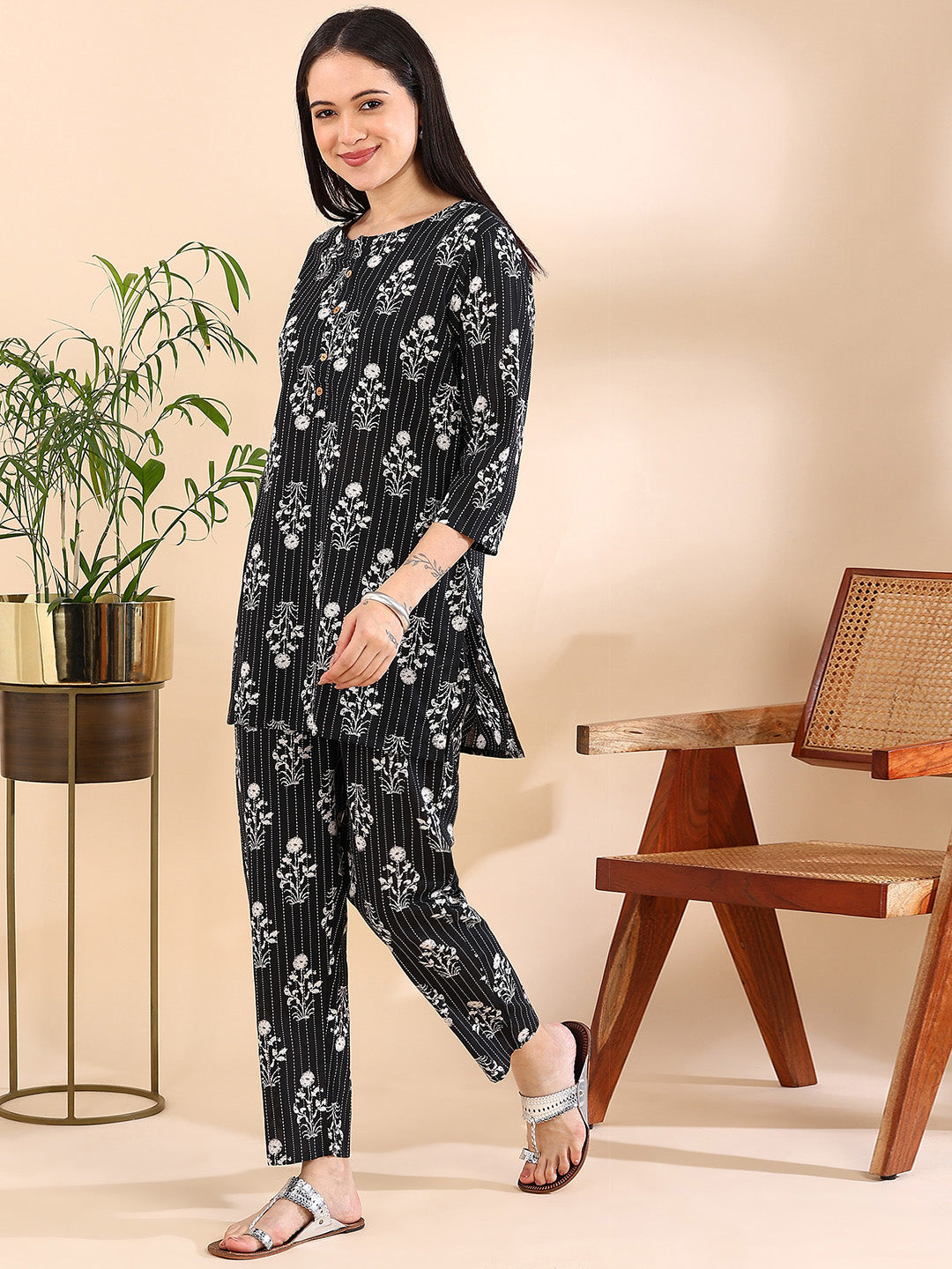 Effortless Chic Floral Stripes Co-ord Set! - Black & White