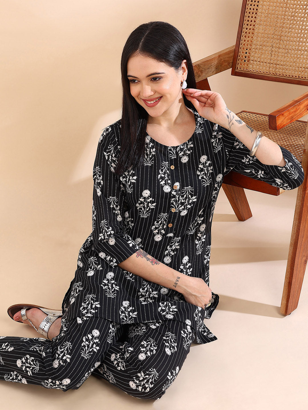 Effortless Chic Floral Stripes Co-ord Set! - Black & White