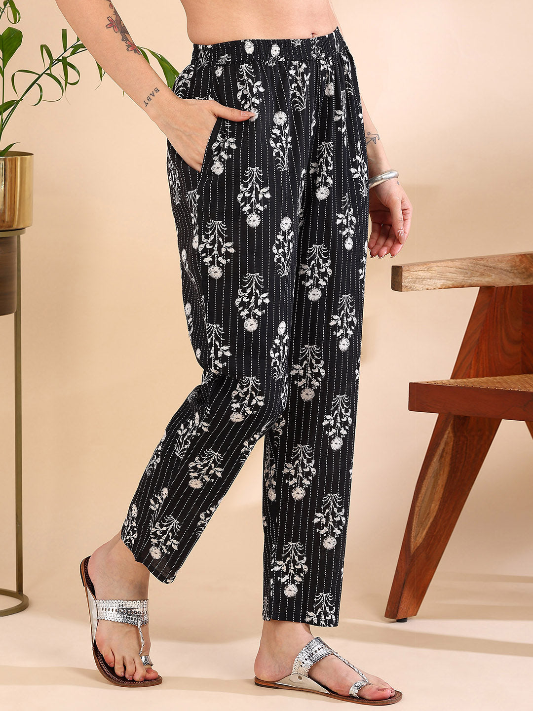 Effortless Chic Floral Stripes Co-ord Set! - Black & White