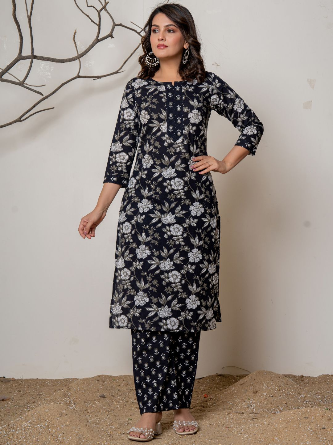 Cotton Printed Floral Print Combination Kurta with Pants Set - Black