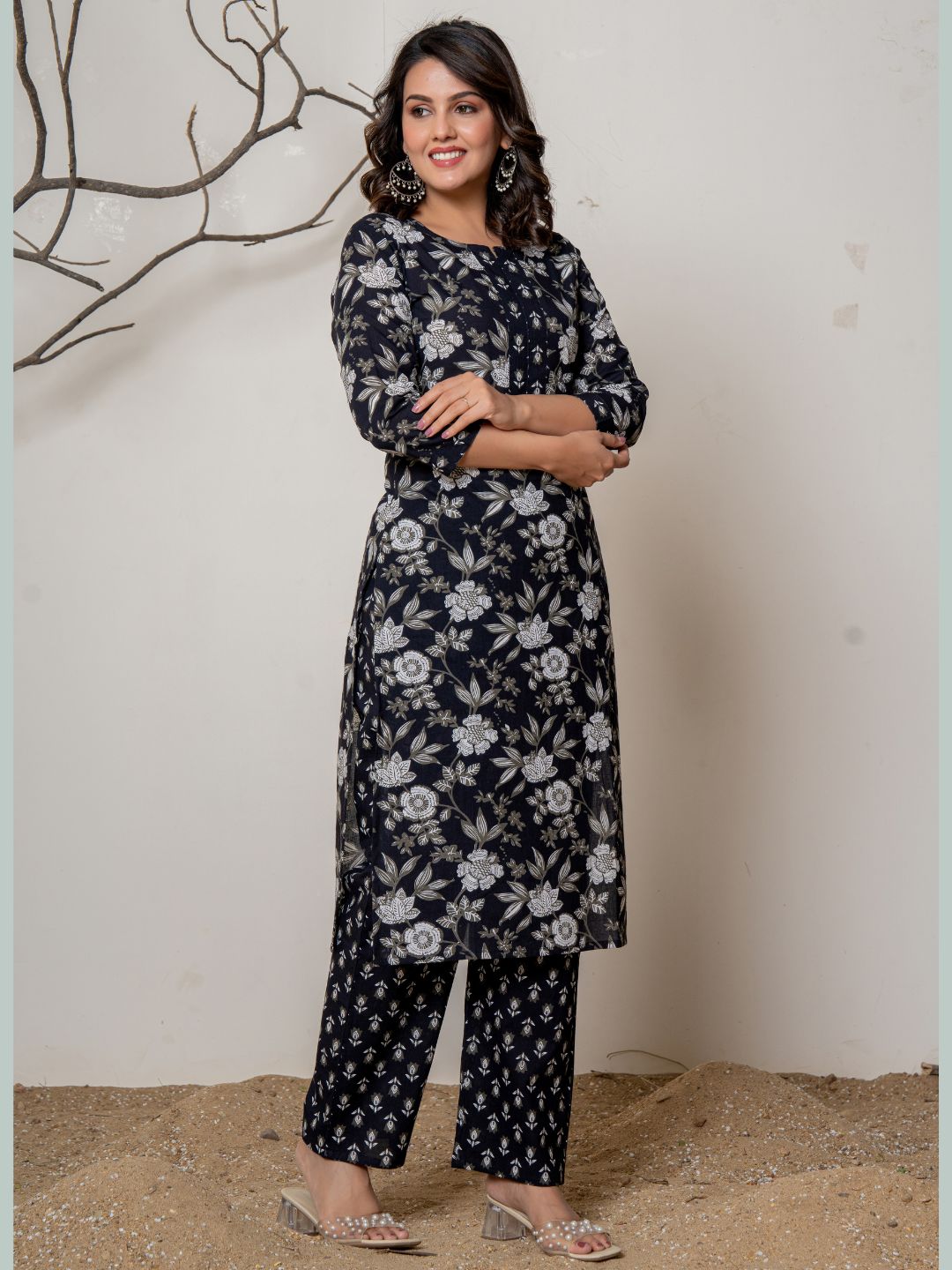 Cotton Printed Floral Print Combination Kurta with Pants Set - Black