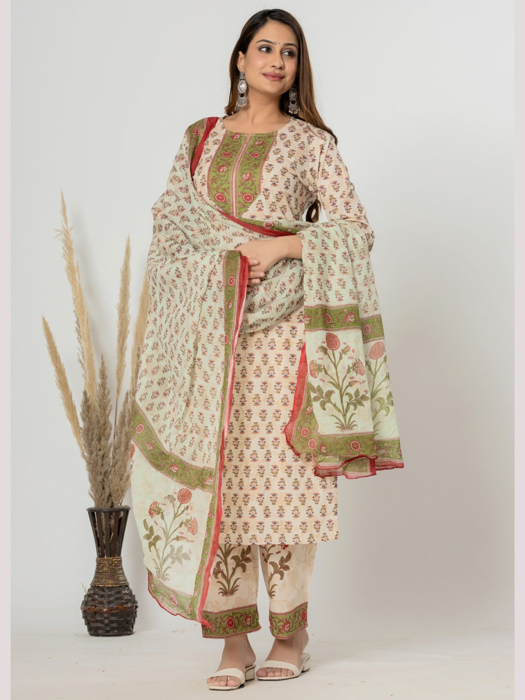 Floral Print combination Straight Kurta, Pants and Dupatta Set - Green