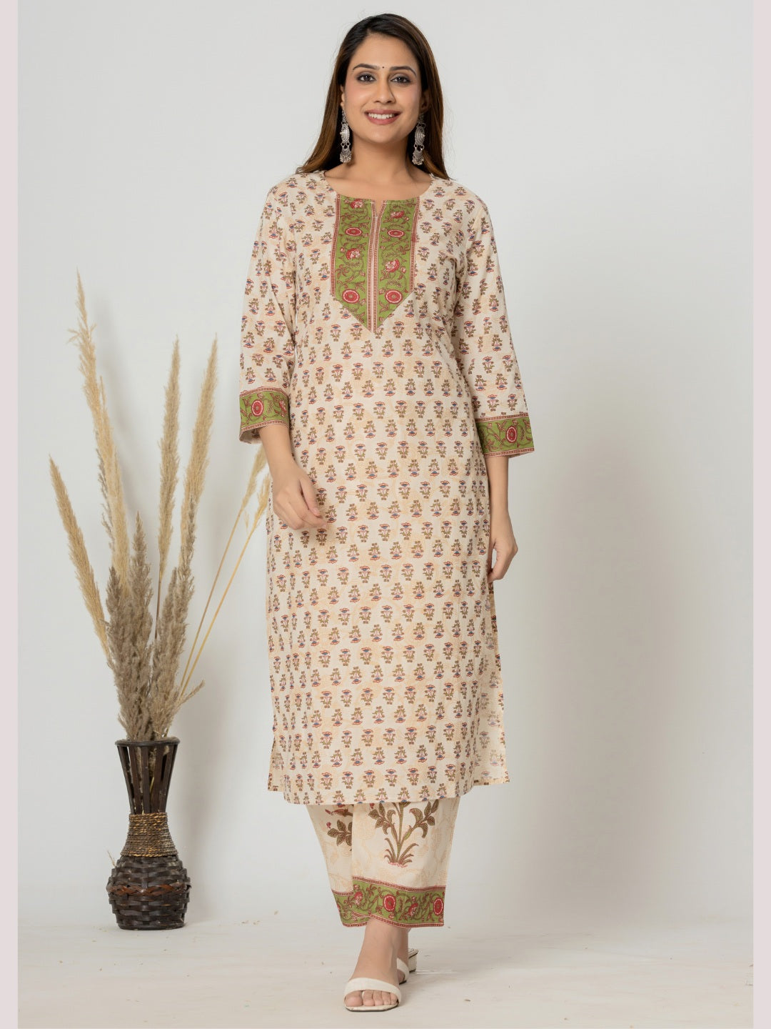 Floral Print combination Straight Kurta, Pants and Dupatta Set - Green