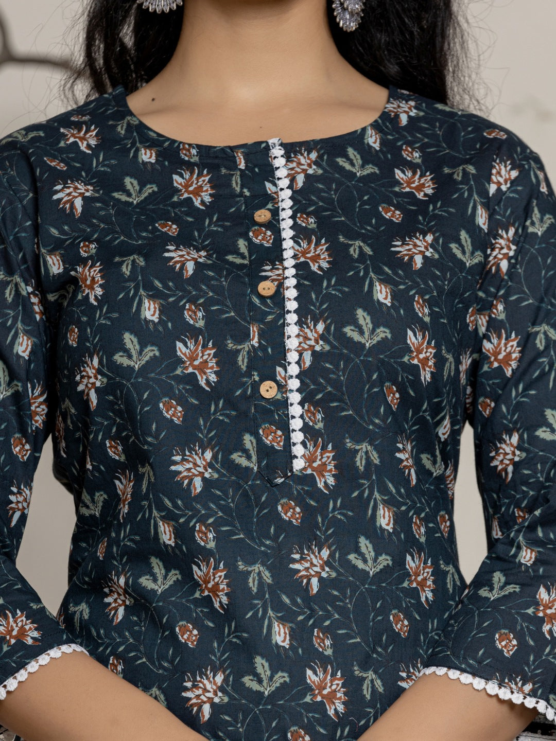 Floral Printed Lace Detail Straight kurta - Navy