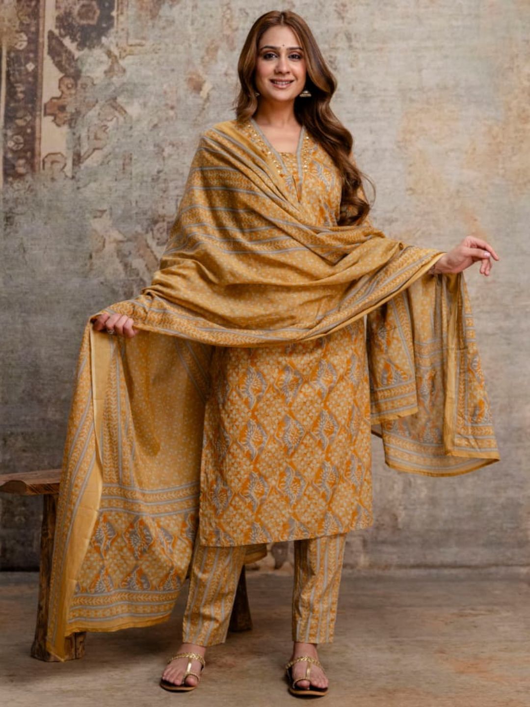 Amber Aura – Luxe Cotton Ethnic Set