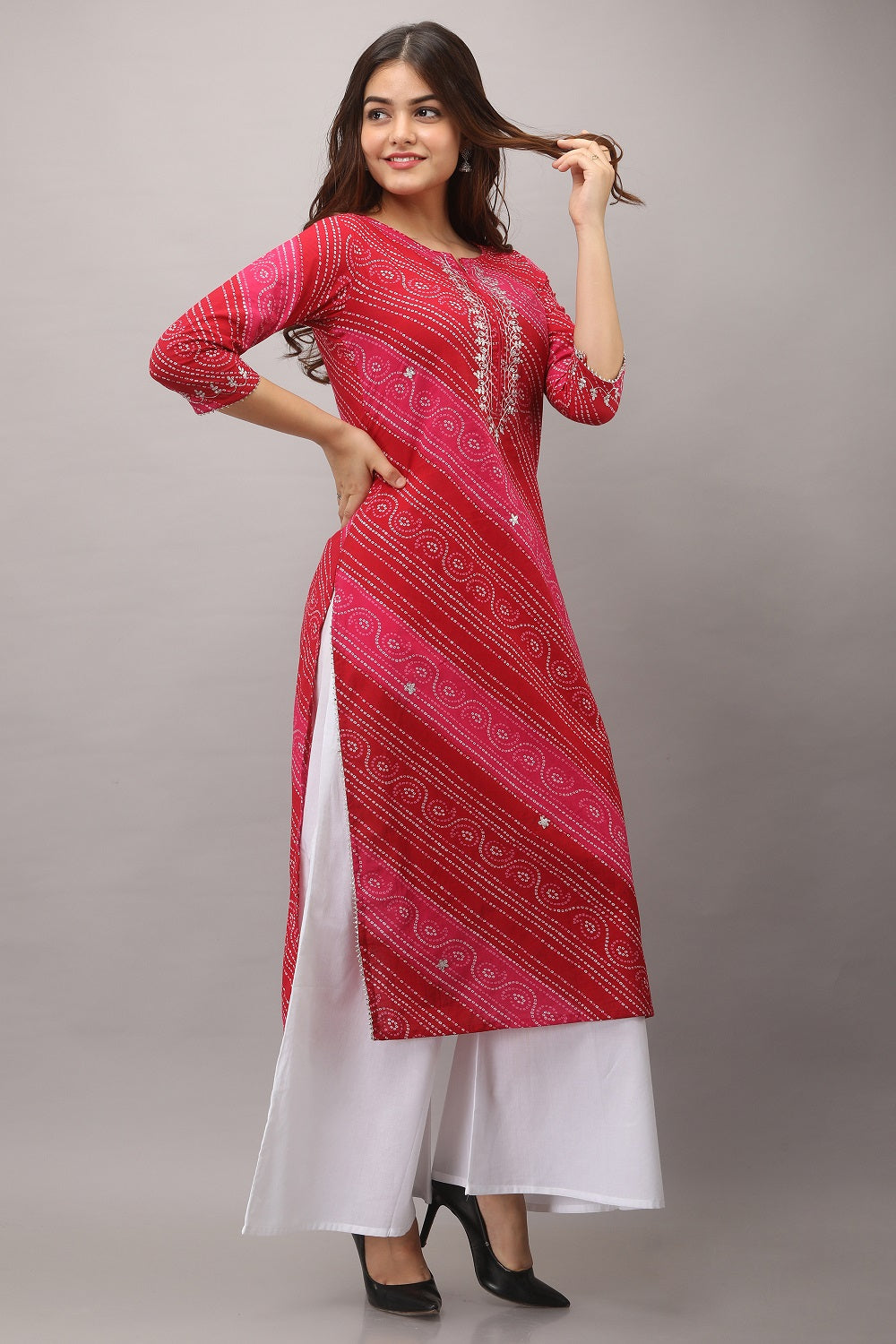 Lehariya Bandhej Print Embroidered Cotton Kurti (Pink)